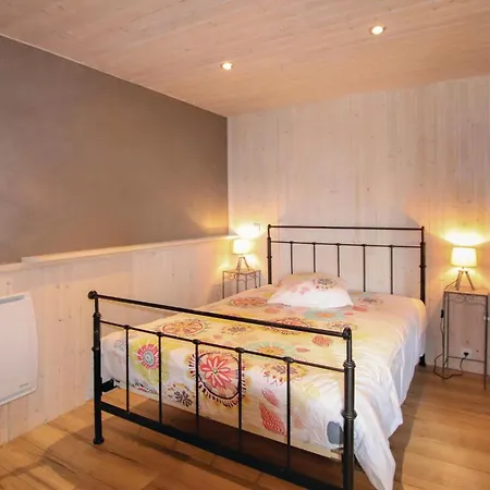 Cozy In Les Bains With Kitchen Bed & Breakfast 2*